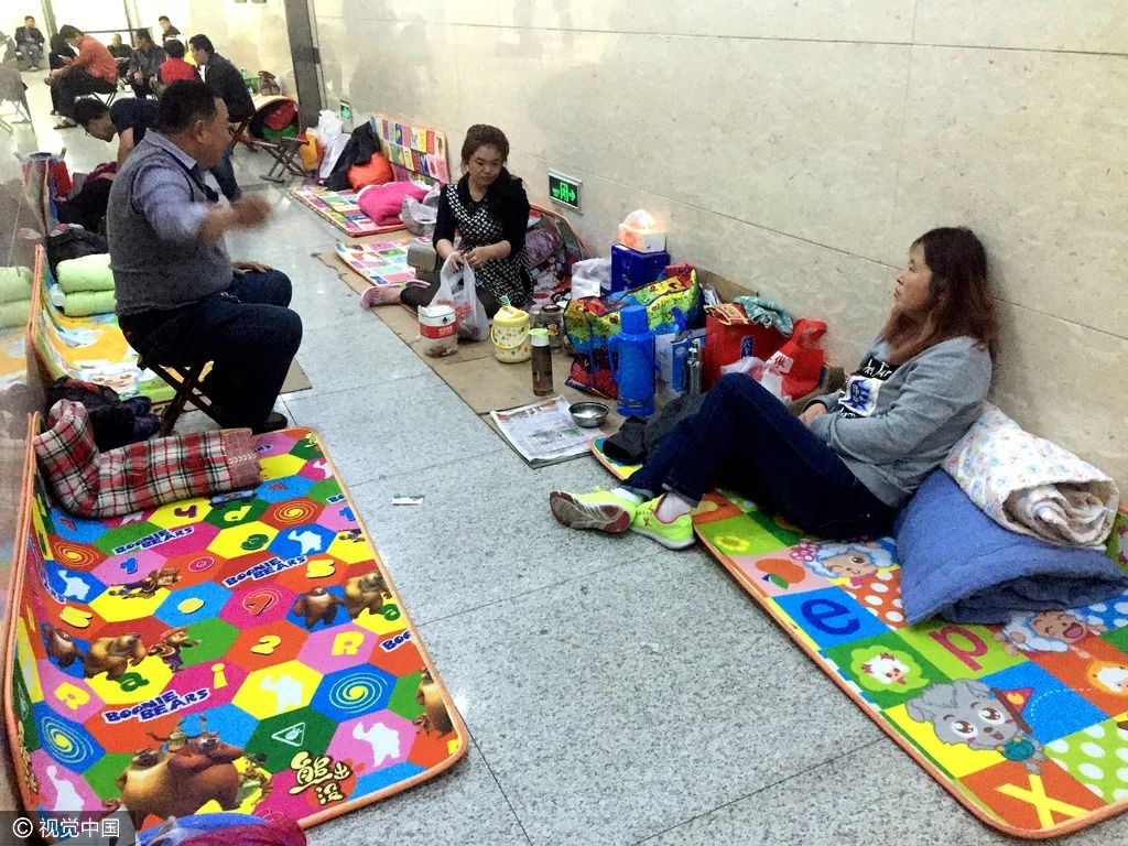 老人病重住院两个儿子3000元,老人住院7名子女不出钱