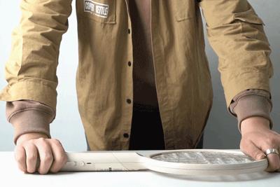 烦人的蚊子被自动引诱过来，“啪啪啪”轻松捕杀，这杀器太爽了！