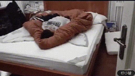 发了个“仅一人可见”的朋友圈向男神表白，结果扎心了哈哈哈哈哈