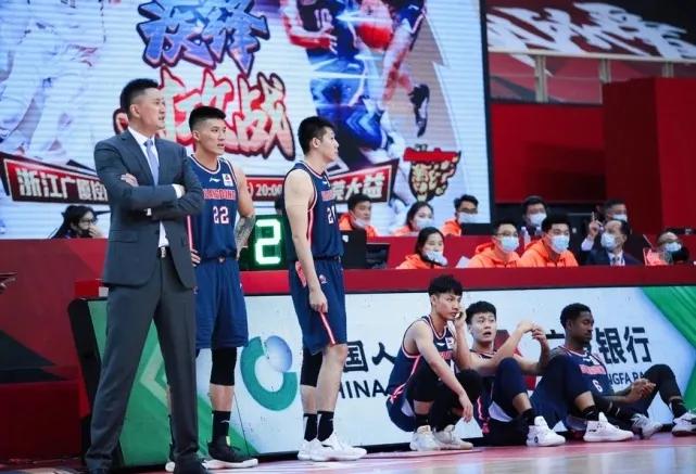 来了，万圣伟战苏伟，挨骂四人组爆发，广东以练兵为主