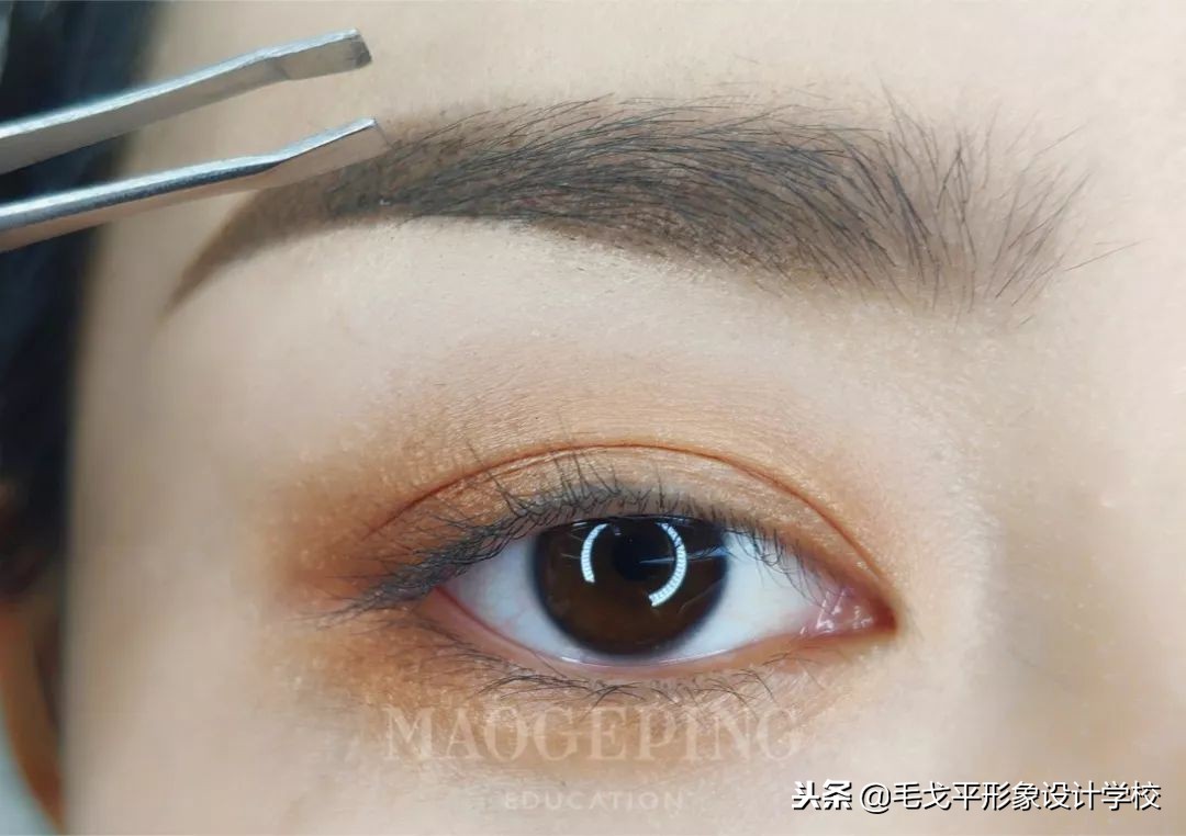 晚上睡觉化妆的正确步骤顺序,早上擦脸化妆的正确步骤顺序