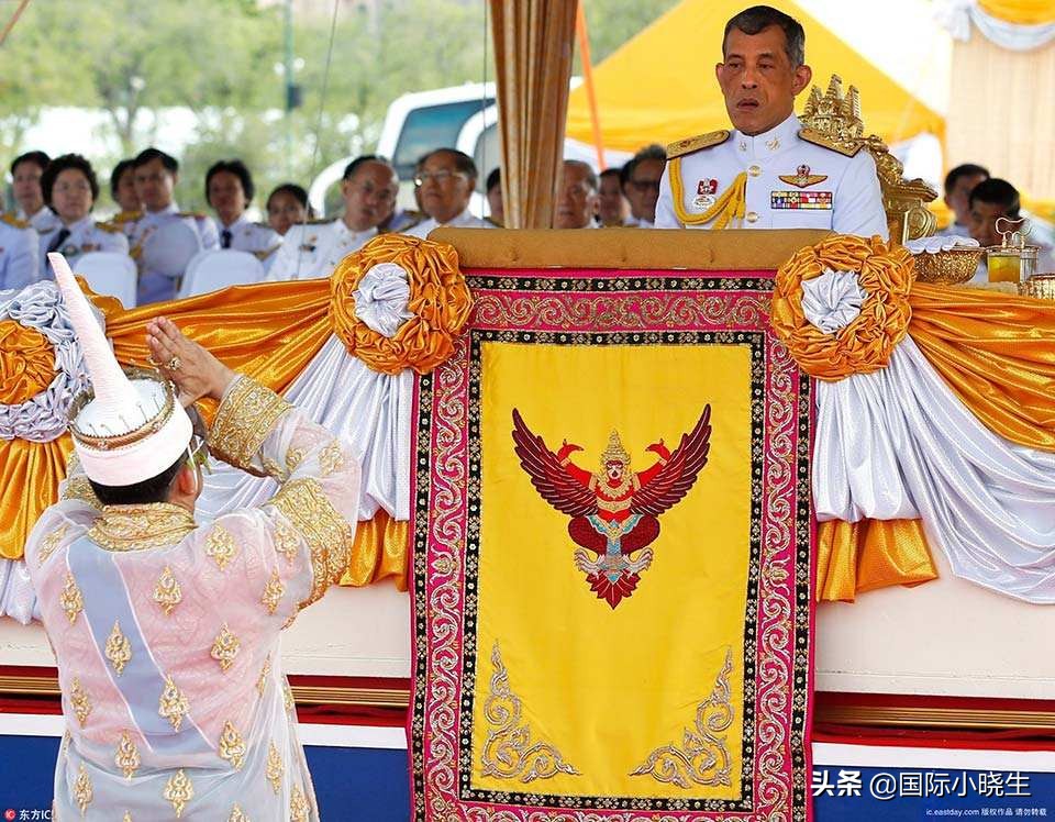 泰国九世王加冕仪式,泰国新王为何现在才登基