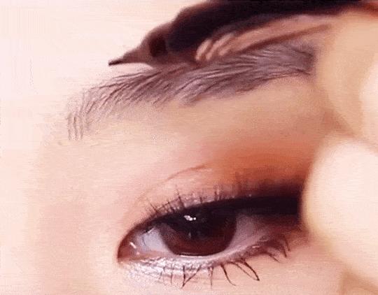 纹眉太稀疏的女人命好吗,纹眉半年能用四叉眉笔吗