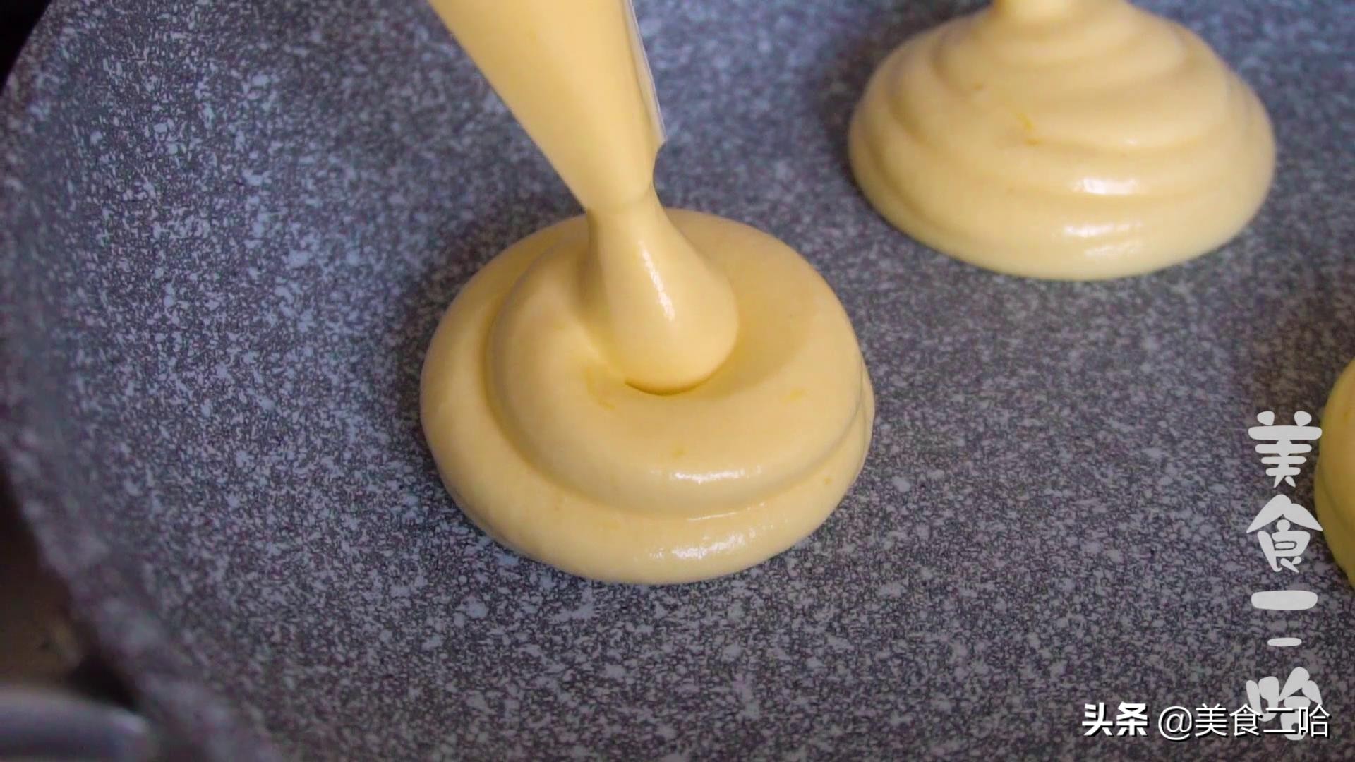 蛋糕胚怎样做不用烤箱用电饭煲,蛋糕怎么做的蓬松柔软不用烤箱