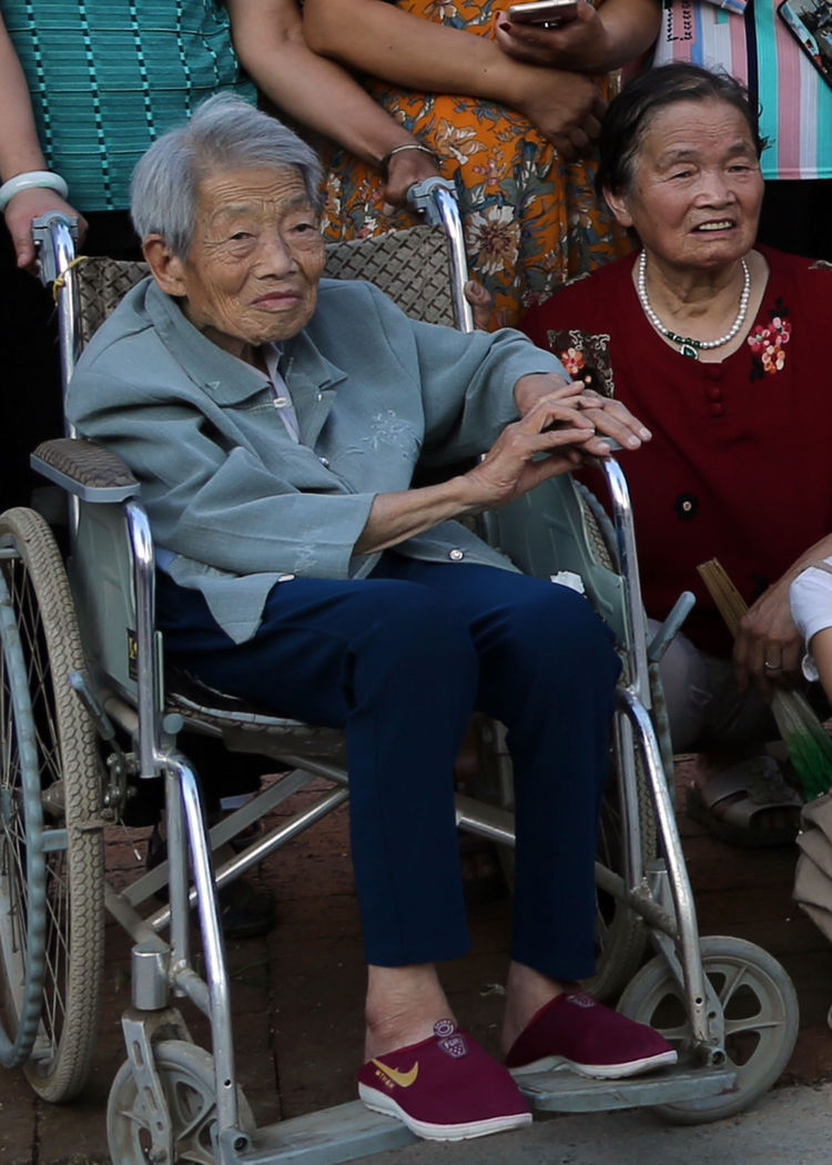 三八妇女节巾帼英雄人物,三八妇女节致敬各条战线巾帼英雄