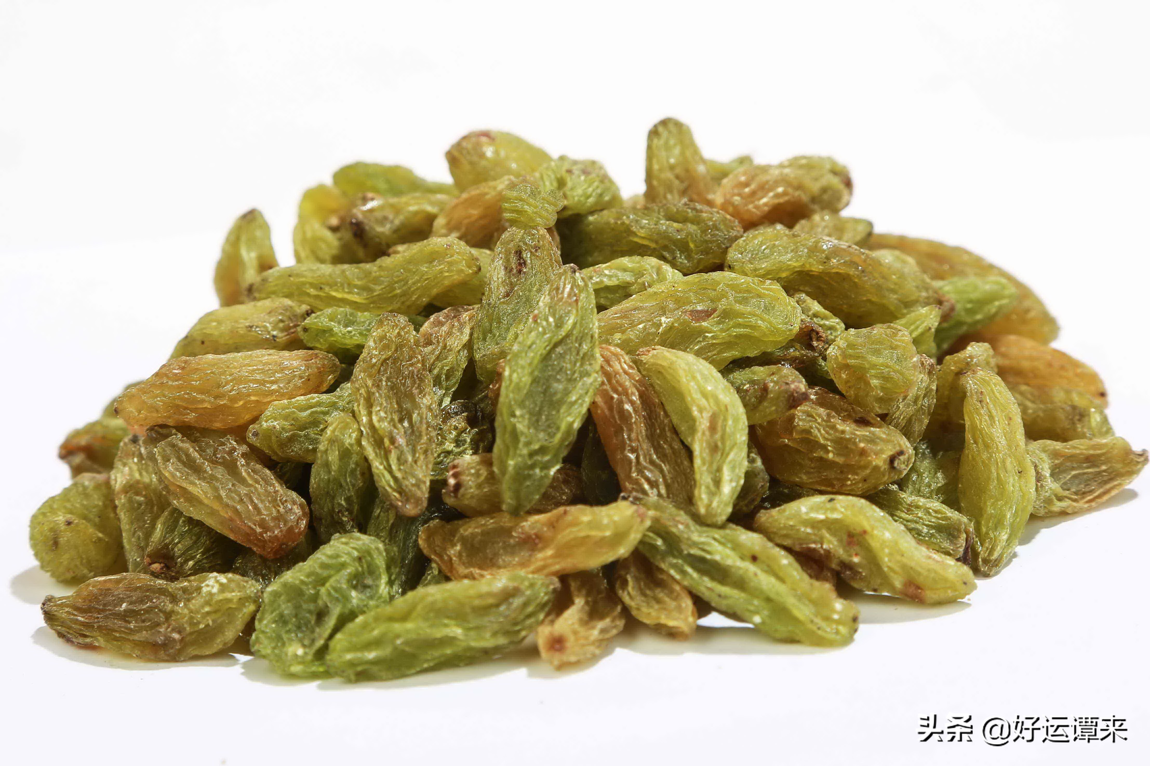 在新疆葡萄干类的小吃,新疆哪里的葡萄干比较好吃