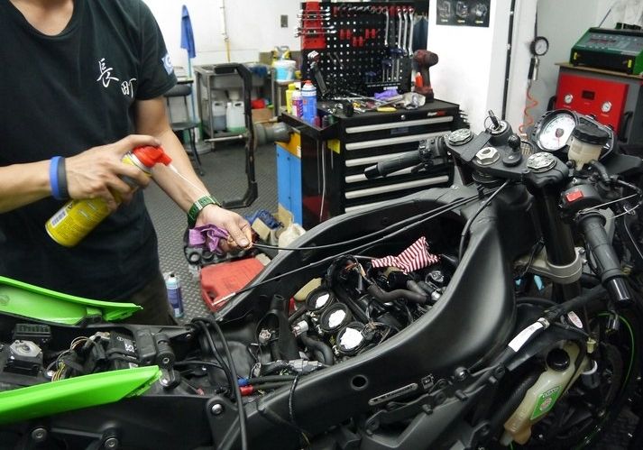 铃木uy125踏板摩托车怎样保养视频,如何为新摩托车进行正确的保养