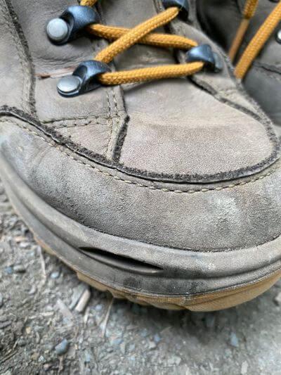 哪种登山鞋轻便防水防滑,lowa登山鞋真的好穿吗