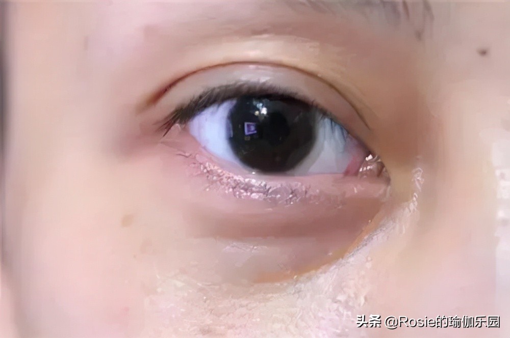 57岁巩俐怎样保持年轻呢,55岁的巩俐凭什么美炸了