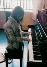 她3岁惨遭父母抛弃,无腿女孩截肢后被父母狠心遗弃