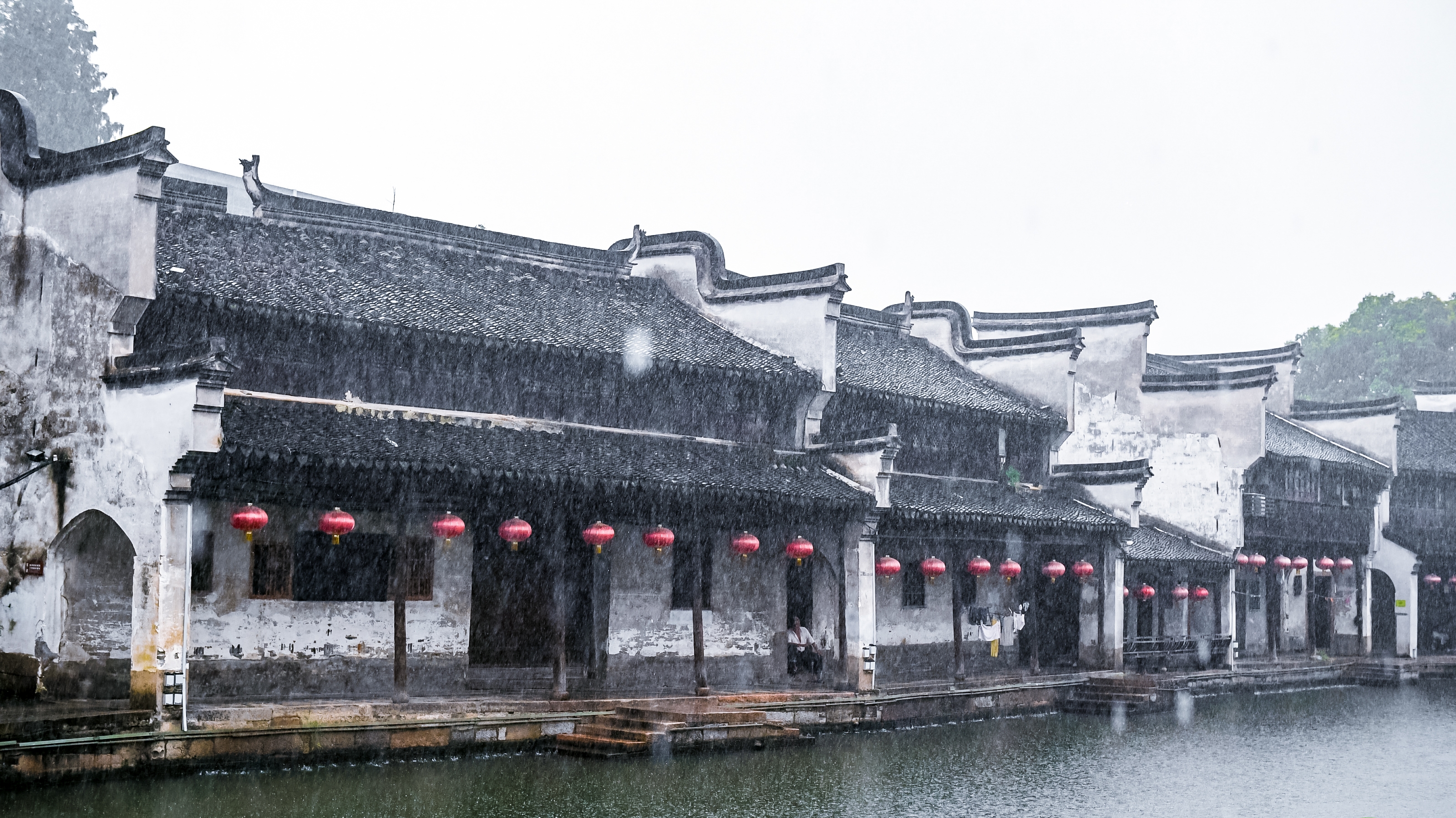 南浔古镇的蓝晶玻璃,蓝金玻璃南浔古镇