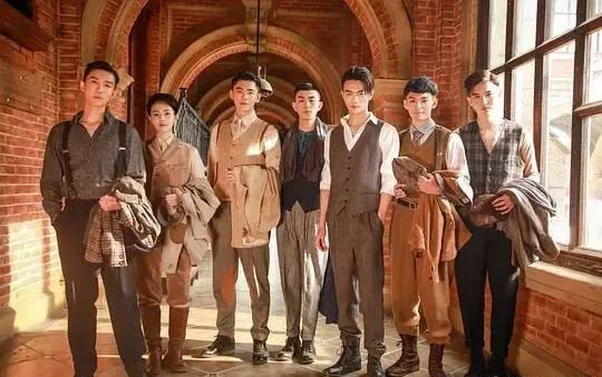 ​年轻人！玩这么大？但这不应该是女主手里拿着的戏码吗？