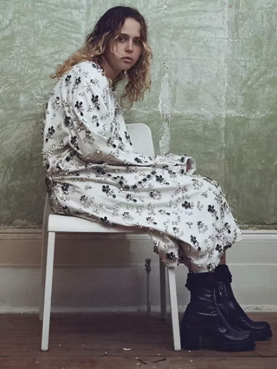 虞书欣穿的可爱灵动的衣服,自己认为适合虞书欣的衣服