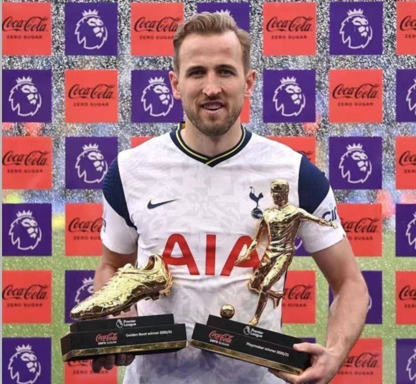 谁是当今足坛第一人,足坛现役中锋排名伊布