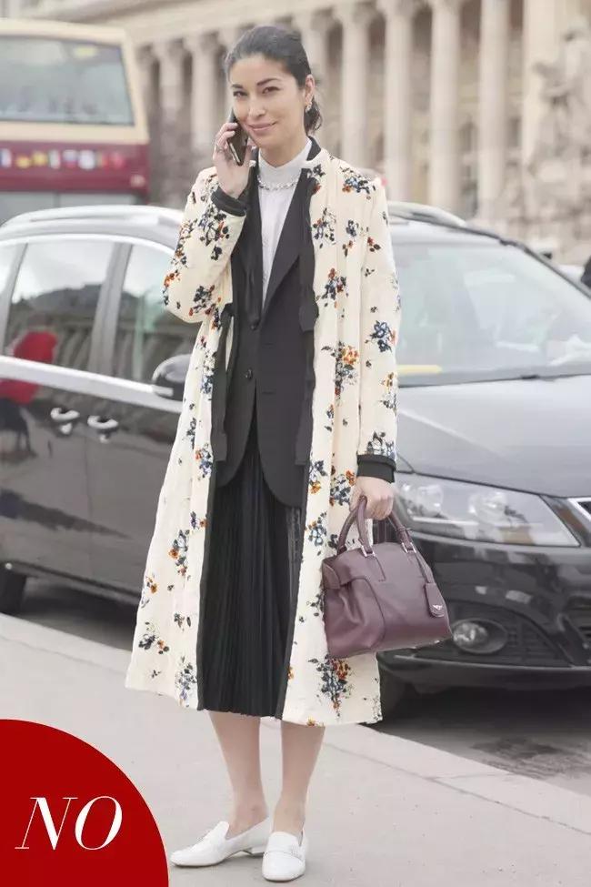 裙摆大衣怎么穿好看,大衣里面的裙子怎么穿