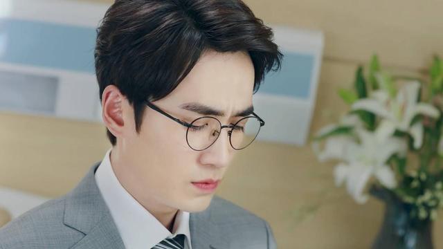 镇魂超级好看，拢龙演的真棒！期待重启