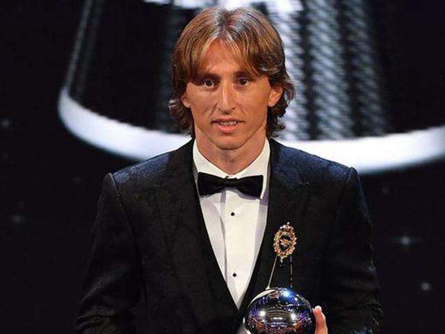 莫德里奇变大师,莫德里奇转身皇马由守变攻