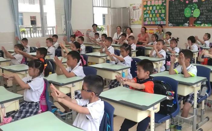 小学生聊天记录字符,小学生电话聊天记录曝光