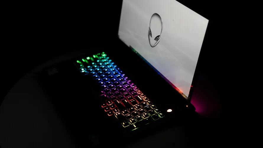 外星人笔记本行吗,外星人笔记本和macbookpro