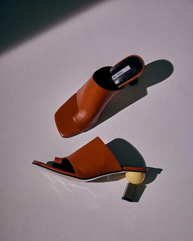 今年最流行的方跟凉鞋,又好看又好穿的凉鞋