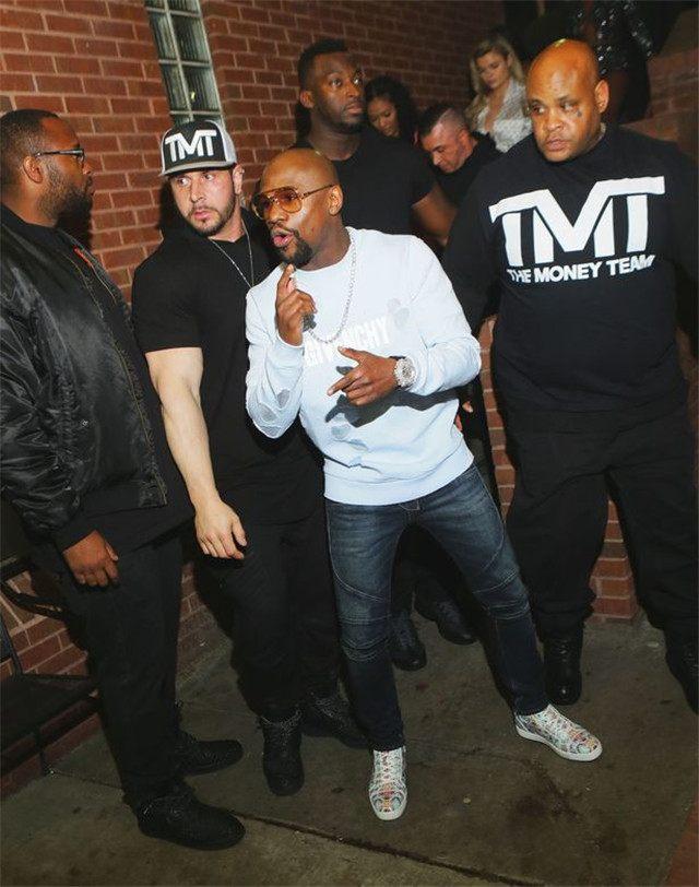 梅威瑟保镖一年收入,梅威瑟巅峰保镖