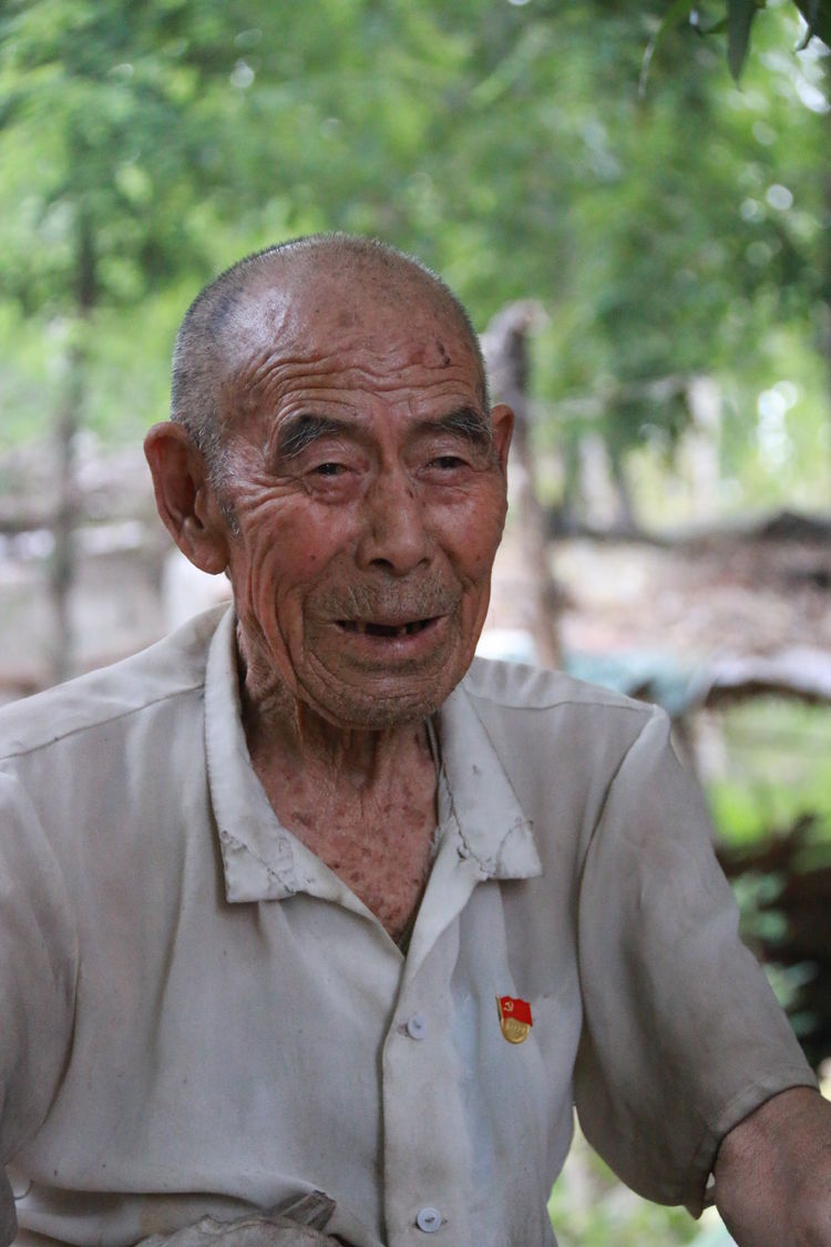 探访老党员活动记录,不忘初心牢记使命老党员走访纪实