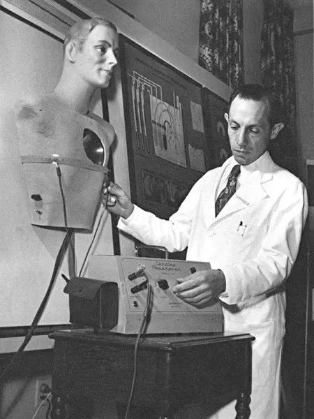 中国心血管博物馆|保罗•卓尔：体外除颤和心脏起搏器的先驱