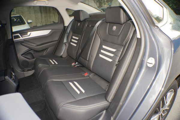 秦pro燃油版多少秒破百,比亚迪秦pro混动版5.9秒实测