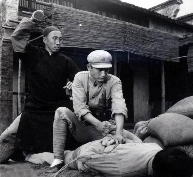 褰╃エ搴椾笟涓荤殑蹇冨０,褰╃エ搴椾笟涓讳粖鍚庨潰涓寸殑鍥伴毦