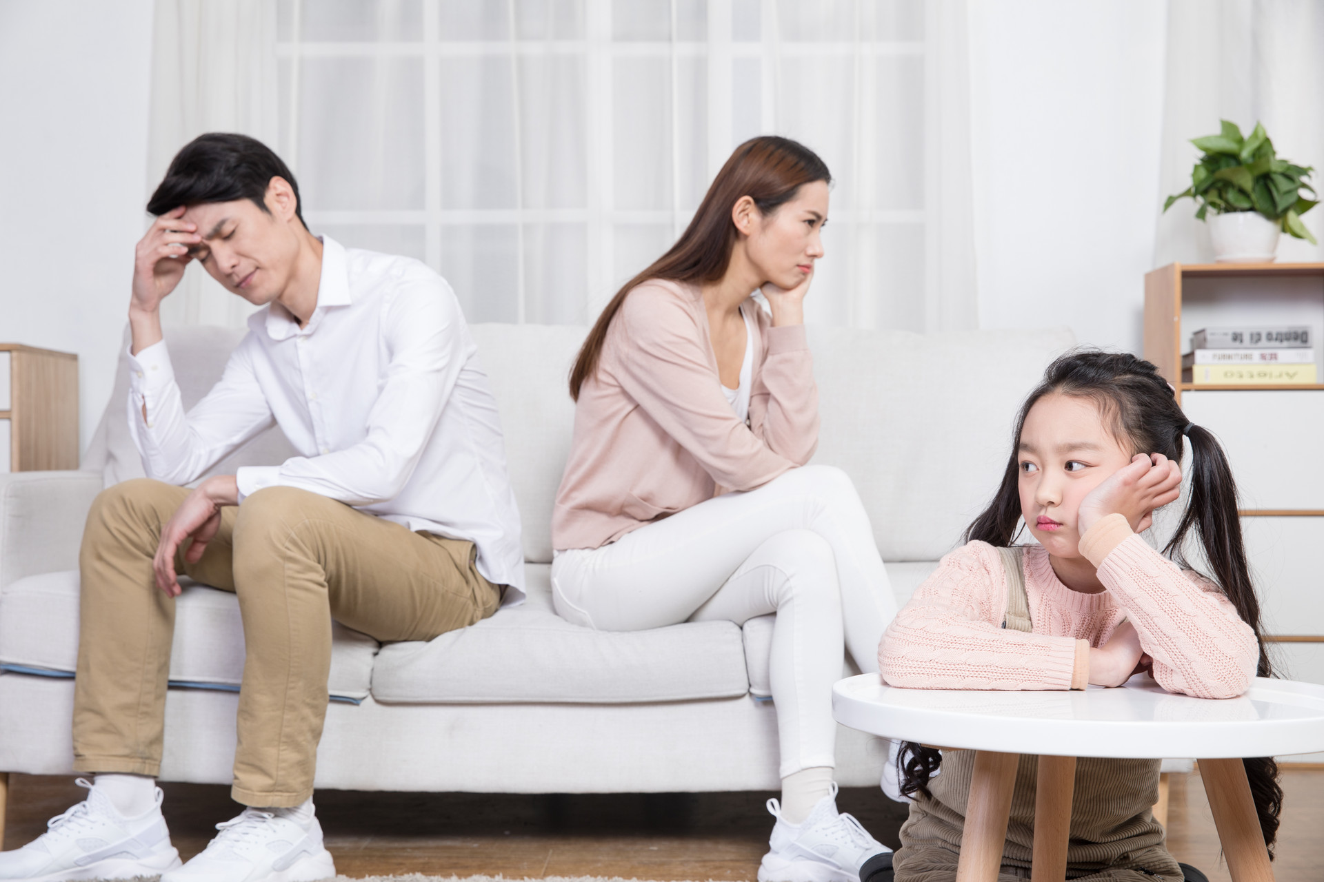 心理学:讨厌男人的冷*力暴**和回避问题?教你2招搞定他