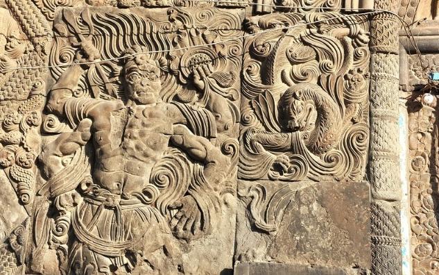 中国唯一的琉璃宝塔飞虹塔,中国现存最古老的琉璃塔