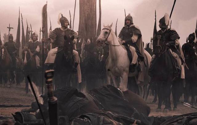 皇甫嵩杀了董卓族人,皇甫嵩为何不攻打董卓