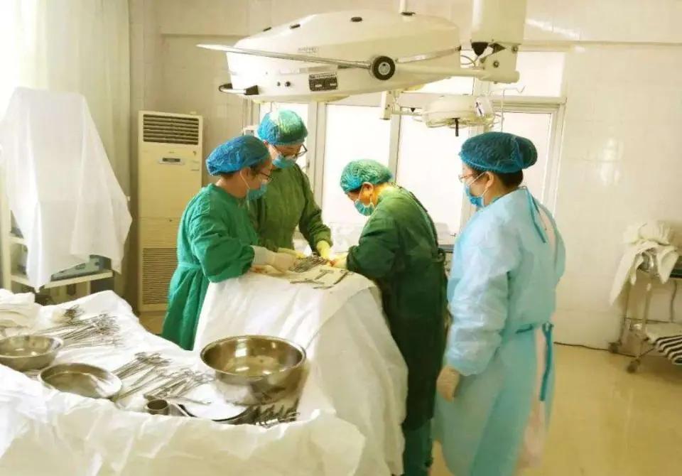 剖腹产妈妈多痛,剖腹产后妈妈遭罪