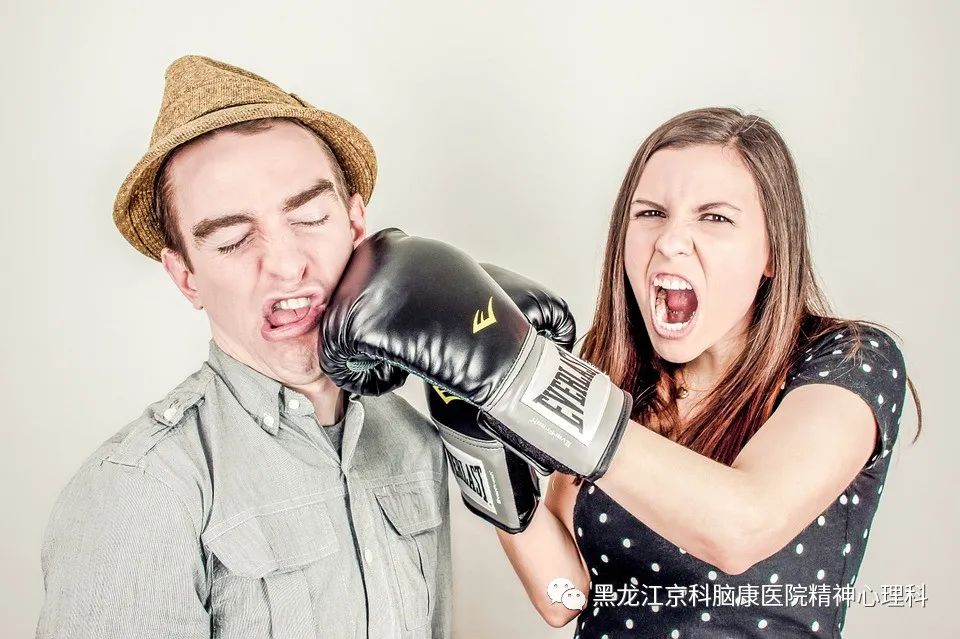 性格极端，偏激，自私，冲动，脾气古怪，这算病吗？