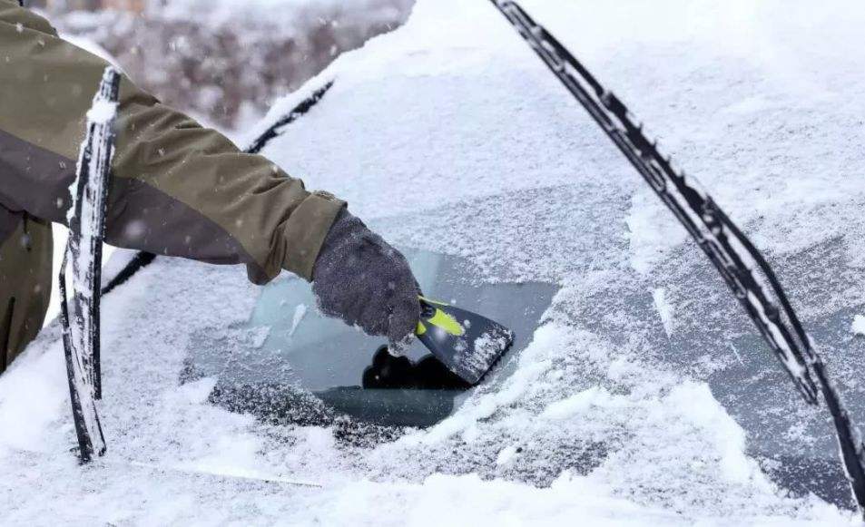 冬天车门锁被冻住了怎么办,车门锁冻了怎么解决