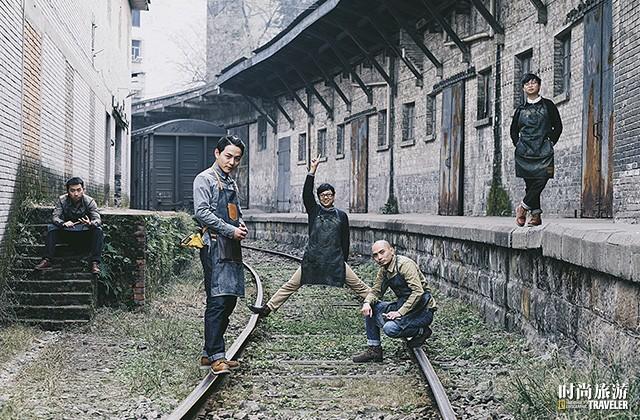 因为重庆有三宝：火锅、美女、夜景。认识重庆第四宝——黄桷坪