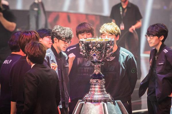 英雄联盟s5全球总决赛决赛视频,2022英雄联盟全球总决赛结束采访