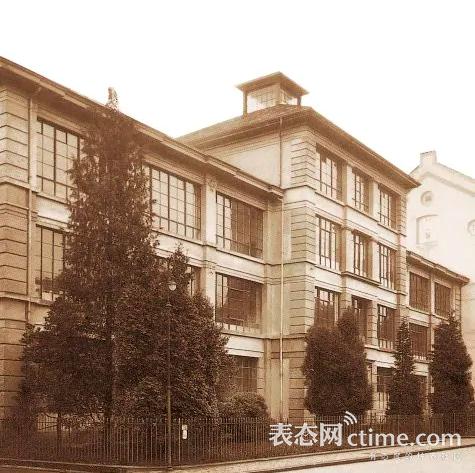 陈述一下IWC的“国籍”问题，因为江湖上老把它和“德表”挂钩