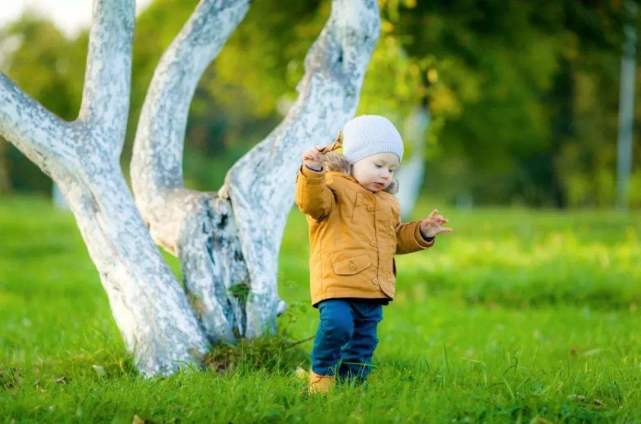 宝宝喜欢踮脚怎么办,宝宝老喜欢踮着脚尖学走路怎么办