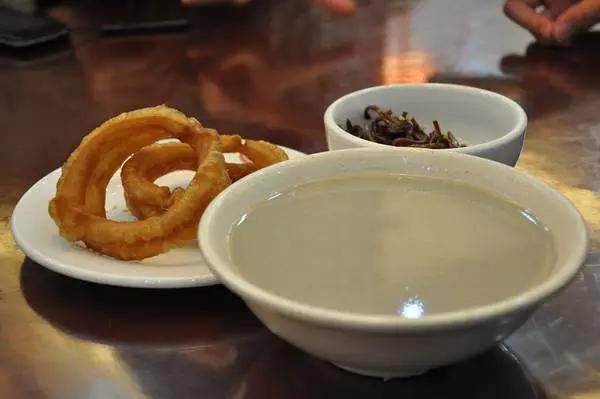 东来顺涮羊肉火锅视频,东来顺老北京铜锅涮肉