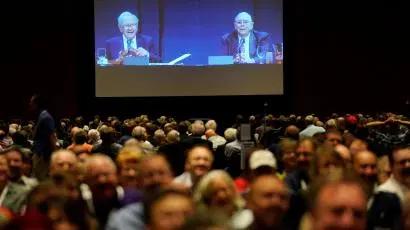 股神巴菲特人生史,股神巴菲特个人经历介绍