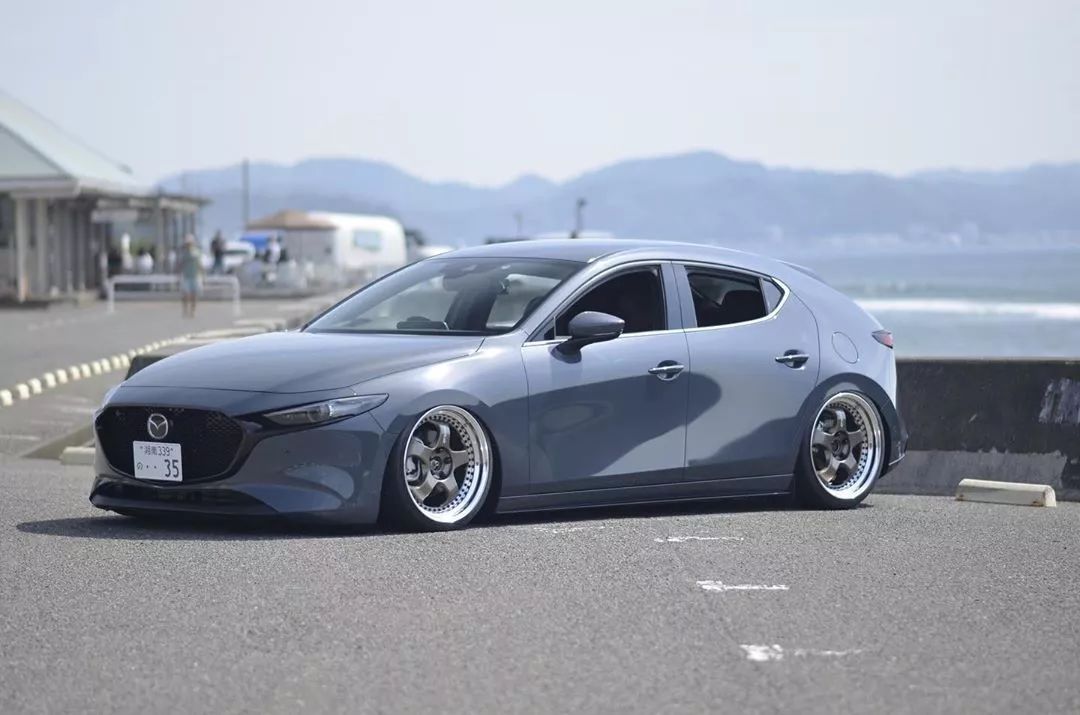 次世代马自达3国内竟缺席两厢版本，只能看国外玩家改装帅的飞起
