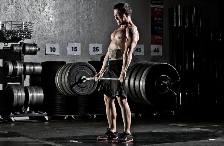 增肌最佳组间休息时间,健身每个动作间歇休息必须站立吗