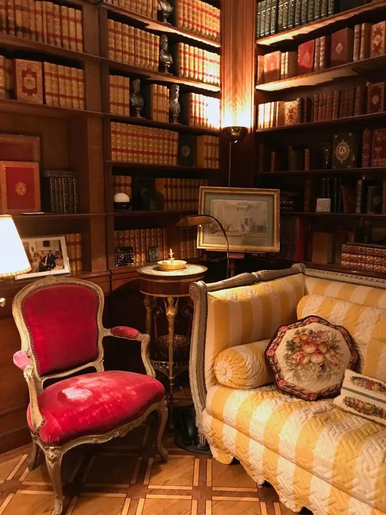 华尔街之狼卖证券片段,华尔街之狼现实主义