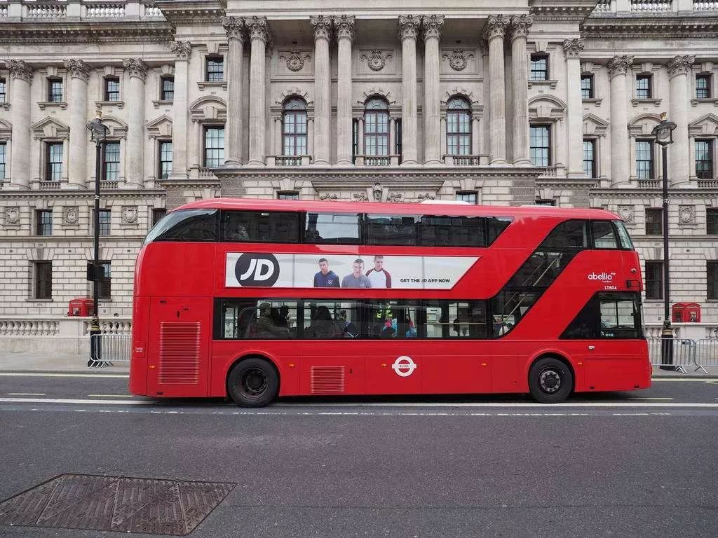 童书伴读Vol.9丨厉害了，这辆巴士真的有一百层