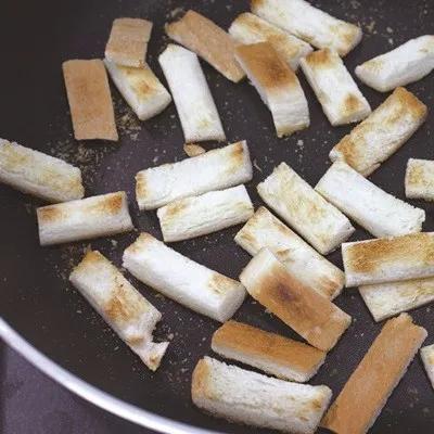 吐司发硬了怎么办啊,吐司面包变硬怎么处理