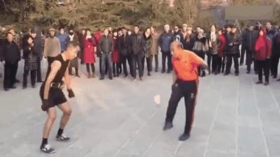 哪吒之魔童降世和敖丙踢毽子,哪吒和敖丙踢毽子的样子怎么画