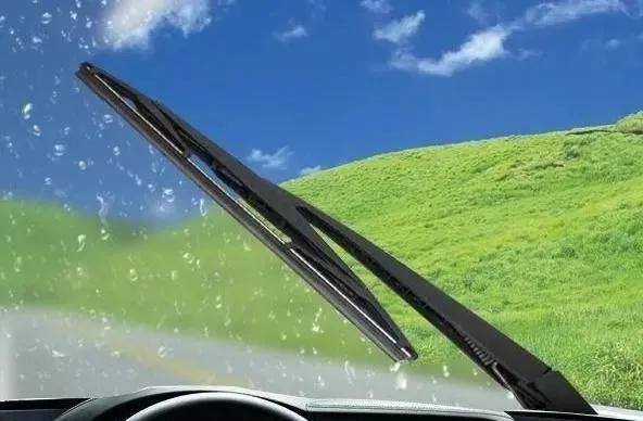 雨刮器刮出来有毛刺怎么办,雨刮器刮起来滋滋响怎么解决