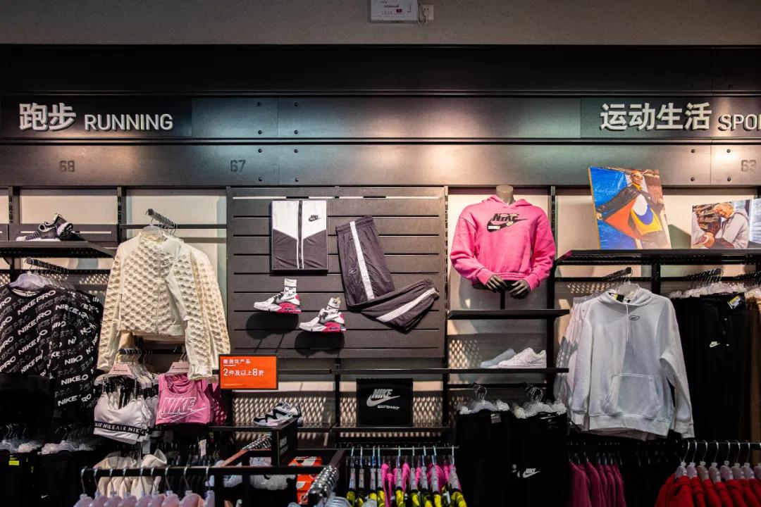 用不着加群拼团！来罗马春天奥莱，做真正的气质名媛