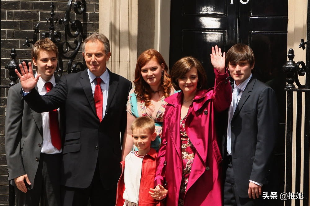 英国首相布莱尔的3岁儿子,英国唐宁街10号首相府